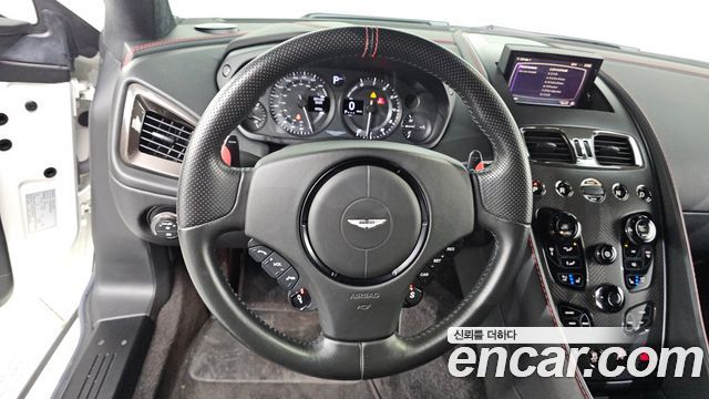 Aston Martin Vanquish 2015 — photo 11