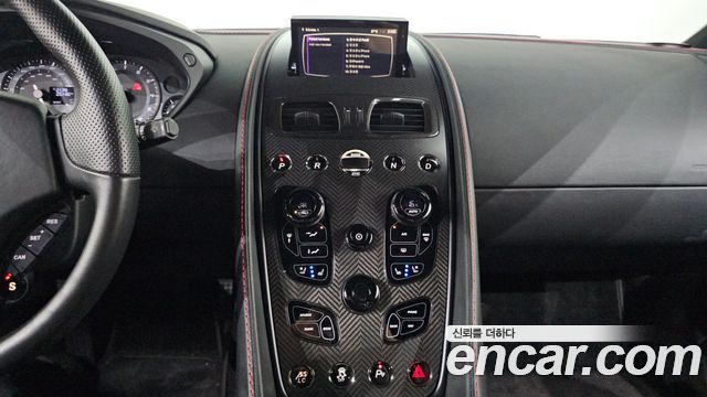 Aston Martin Vanquish 2015 — photo 12