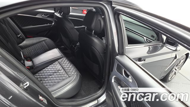 Genesis G70 2018 — photo 17