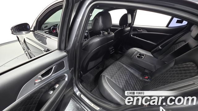 Genesis G70 2018 — photo 18