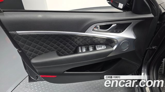 Genesis G70 2018 — photo 14