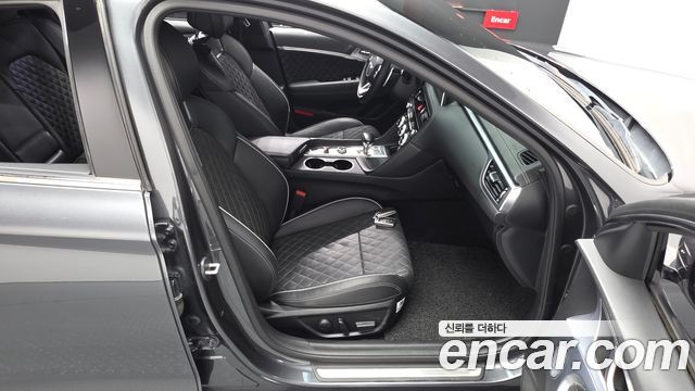 Genesis G70 2018 — photo 16