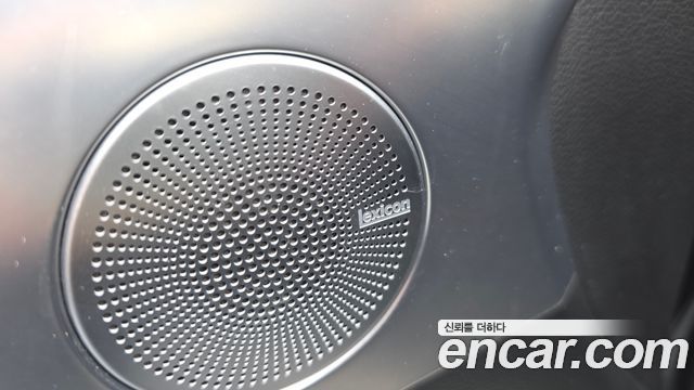 Genesis G70 2018 — photo 32