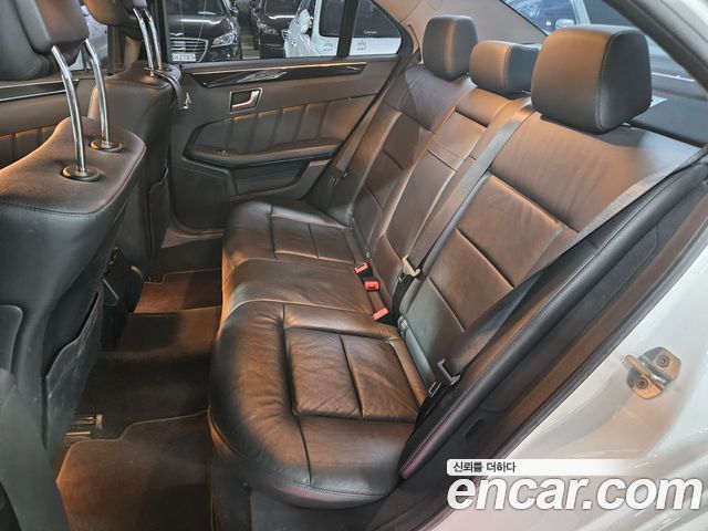 Mercedes-Benz E-Class 2013 — photo 7