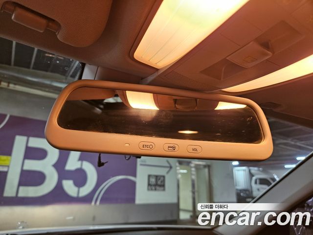 Mercedes-Benz E-Class 2013 — photo 15
