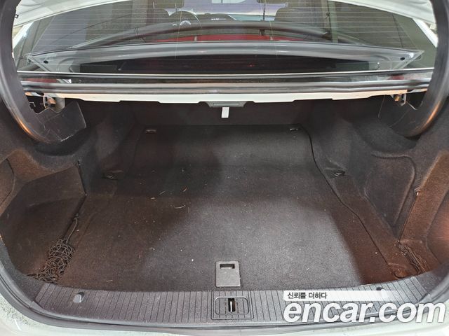 Mercedes-Benz E-Class 2013 — photo 18