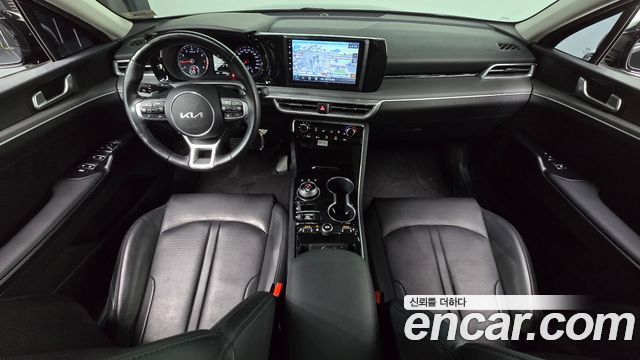 Kia K5 2023 — photo 10