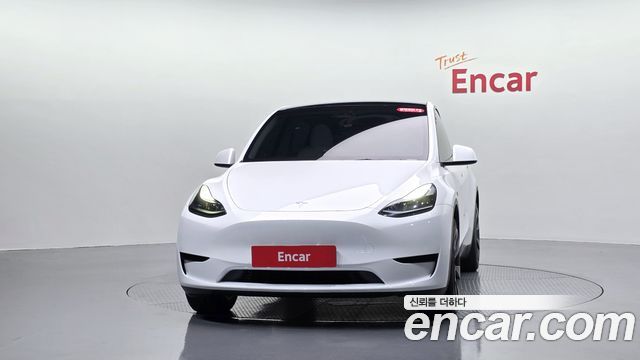 Tesla Model Y 2023 — photo 3