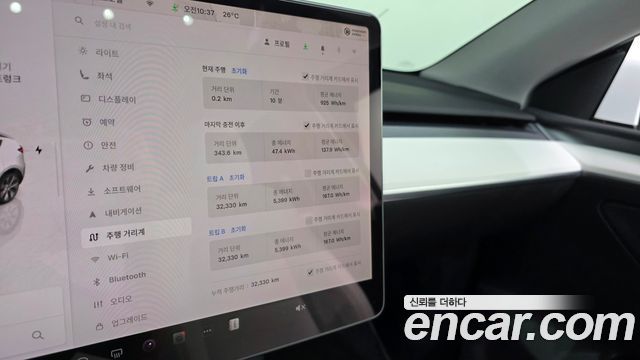 Tesla Model Y 2023 — photo 11