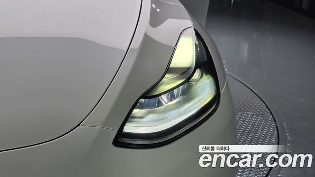 Tesla Model Y 2023 — photo 8