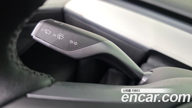 Tesla Model Y 2023 — photo 28