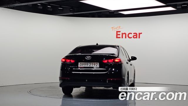 Hyundai AVANTE 2018 — photo 4