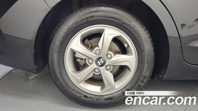 Hyundai AVANTE 2018 — photo 5