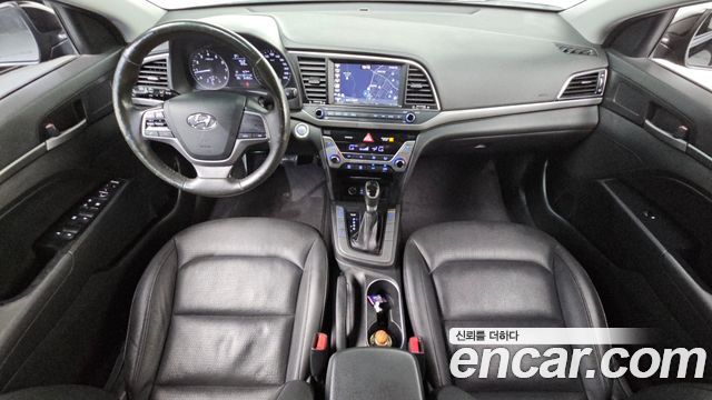 Hyundai AVANTE 2018 — photo 10