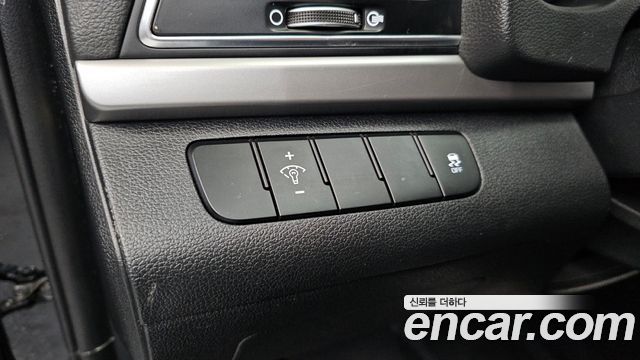 Hyundai AVANTE 2018 — photo 20