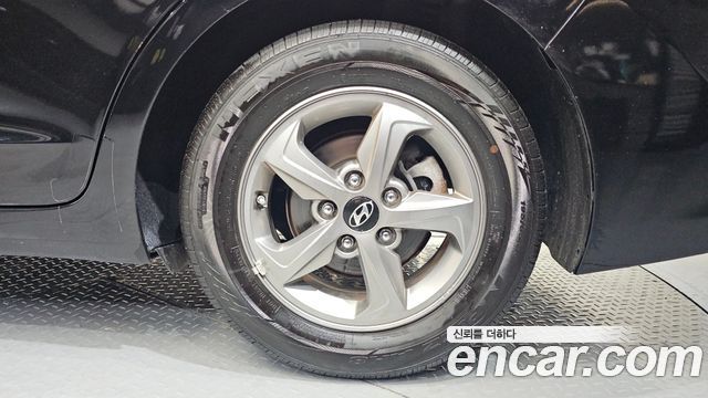 Hyundai AVANTE 2018 — photo 7