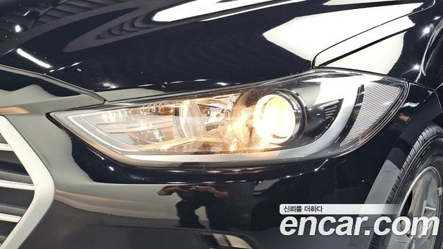 Hyundai AVANTE 2018 — photo 8