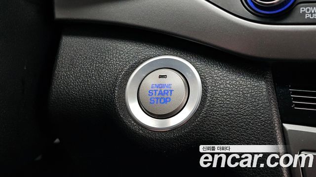 Hyundai AVANTE 2018 — photo 27