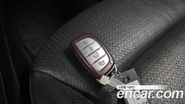 Hyundai AVANTE 2018 — photo 28