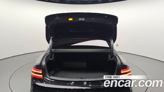 Genesis G80 2027 — photo 30
