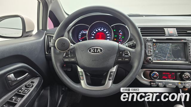 Kia pride 2012 — photo 19