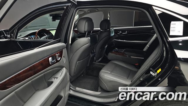 Hyundai Equus 2015 — photo 18