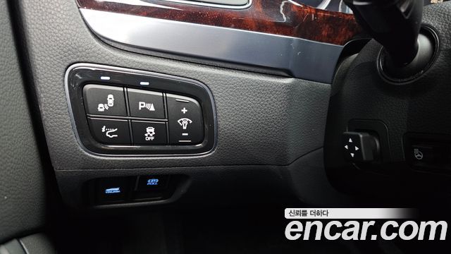 Hyundai Equus 2015 — photo 24