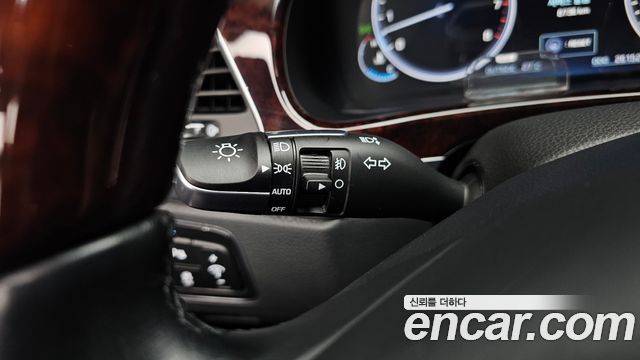 Hyundai Equus 2015 — photo 30