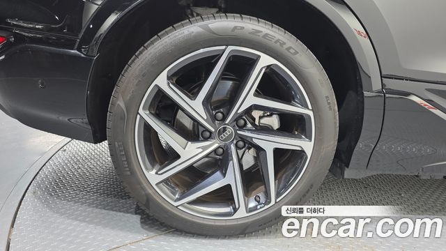 Audi Q6 e-tron 2025 — photo 5