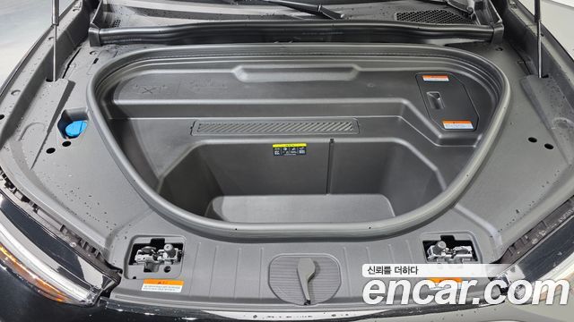 Audi Q6 e-tron 2025 — photo 6