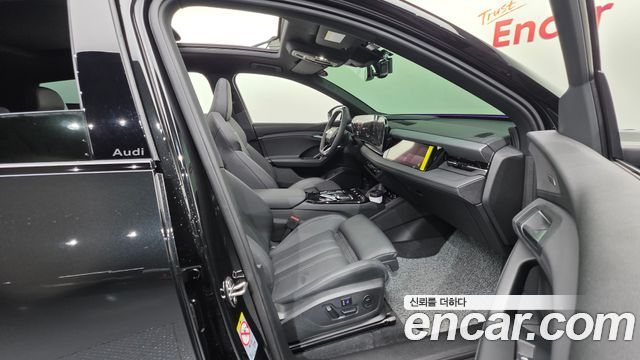 Audi Q6 e-tron 2025 — photo 13