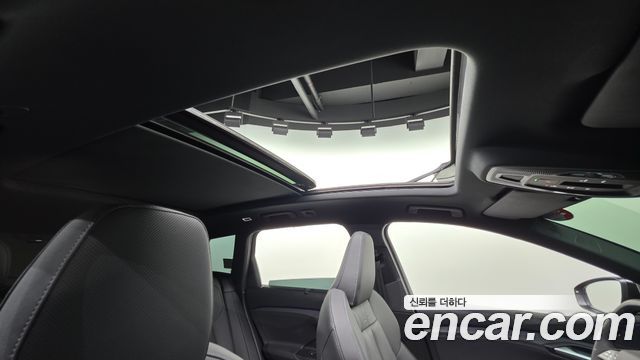 Audi Q6 e-tron 2025 — photo 18
