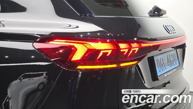 Audi Q6 e-tron 2025 — photo 9