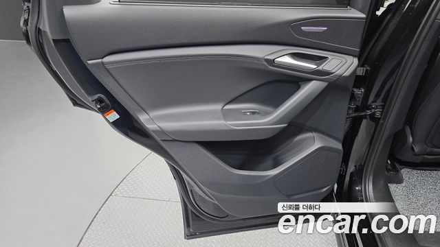 Audi Q6 e-tron 2025 — photo 15