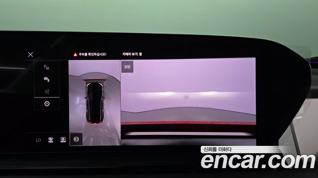 Audi Q6 e-tron 2025 — photo 28