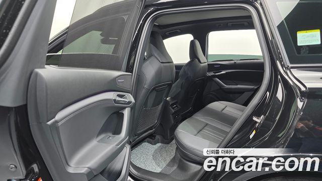 Audi Q6 e-tron 2025 — photo 36