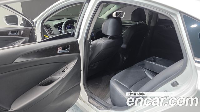 Hyundai Sonata 2013 — photo 17