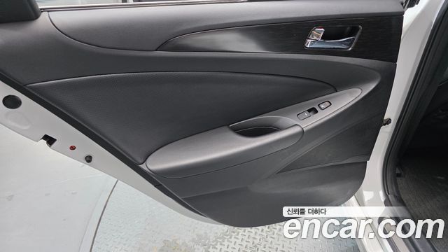 Hyundai Sonata 2013 — photo 15