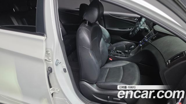 Hyundai Sonata 2013 — photo 16