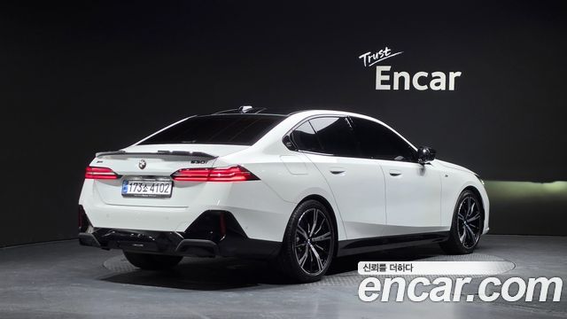 BMW 5-Series 2024 — photo 2