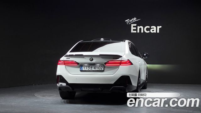 BMW 5-Series 2024 — photo 4
