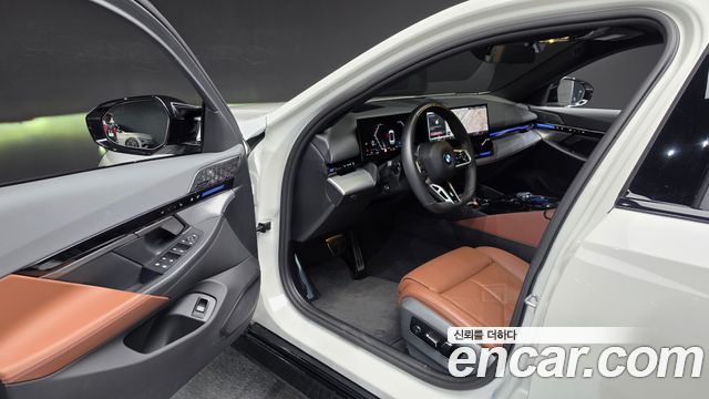 BMW 5-Series 2024 — photo 13