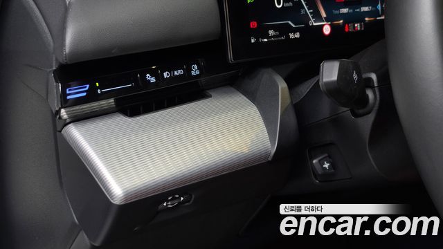 BMW 5-Series 2024 — photo 21