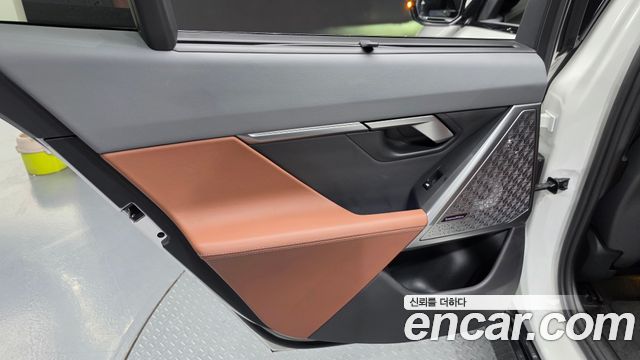 BMW 5-Series 2024 — photo 15
