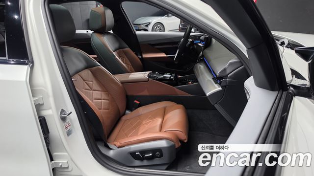 BMW 5-Series 2024 — photo 16
