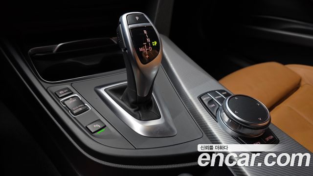BMW 3-Series 2018 — photo 9