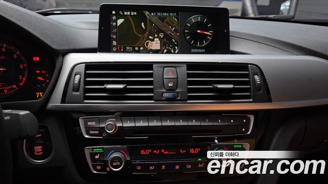 BMW 3-Series 2018 — photo 14