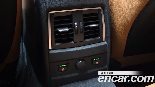 BMW 3-Series 2018 — photo 20