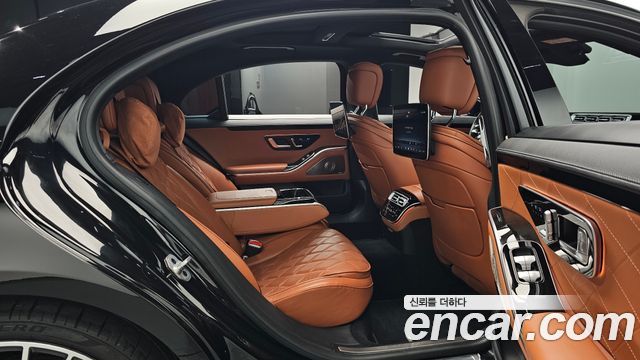 Mercedes-Benz S-Class 2024 — photo 17