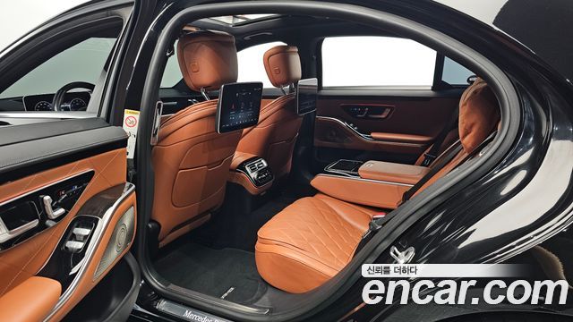 Mercedes-Benz S-Class 2024 — photo 18